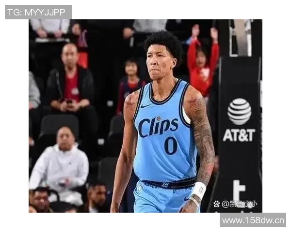 保罗乔治首秀表现平平仅得9分7板3助2帽全场限制在9分内