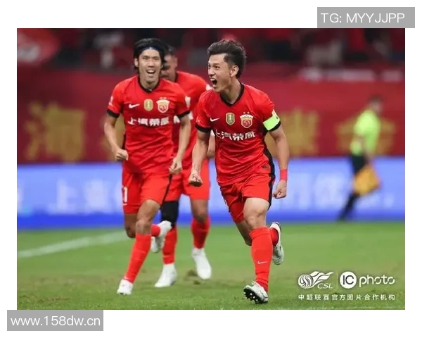 王燊超火力全开四球追平中超单季纪录天外流星般闪耀赛场