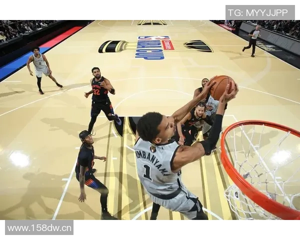 文班亚马表现平平17投7中仅得18分6篮板正负值惨淡18引发热议