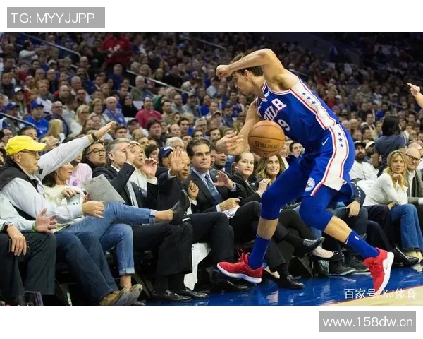 萨城对决库里拉文三分雨下19分4板2助1断展现全能表现 萨城对决库里拉文三分雨下19分4板2助1断展现全能表现