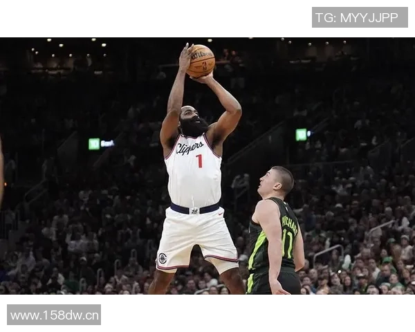 哈登半场表现分析:8投3中斩获9分5助攻三分命中率提升正负值为4 哈登半场表现分析:8投3中斩获9分5助攻三分命中率提升正负值为4